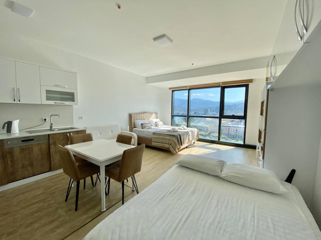 Apartments With Sea And Mountain Views, Portа Batumi Tower Exterior photo